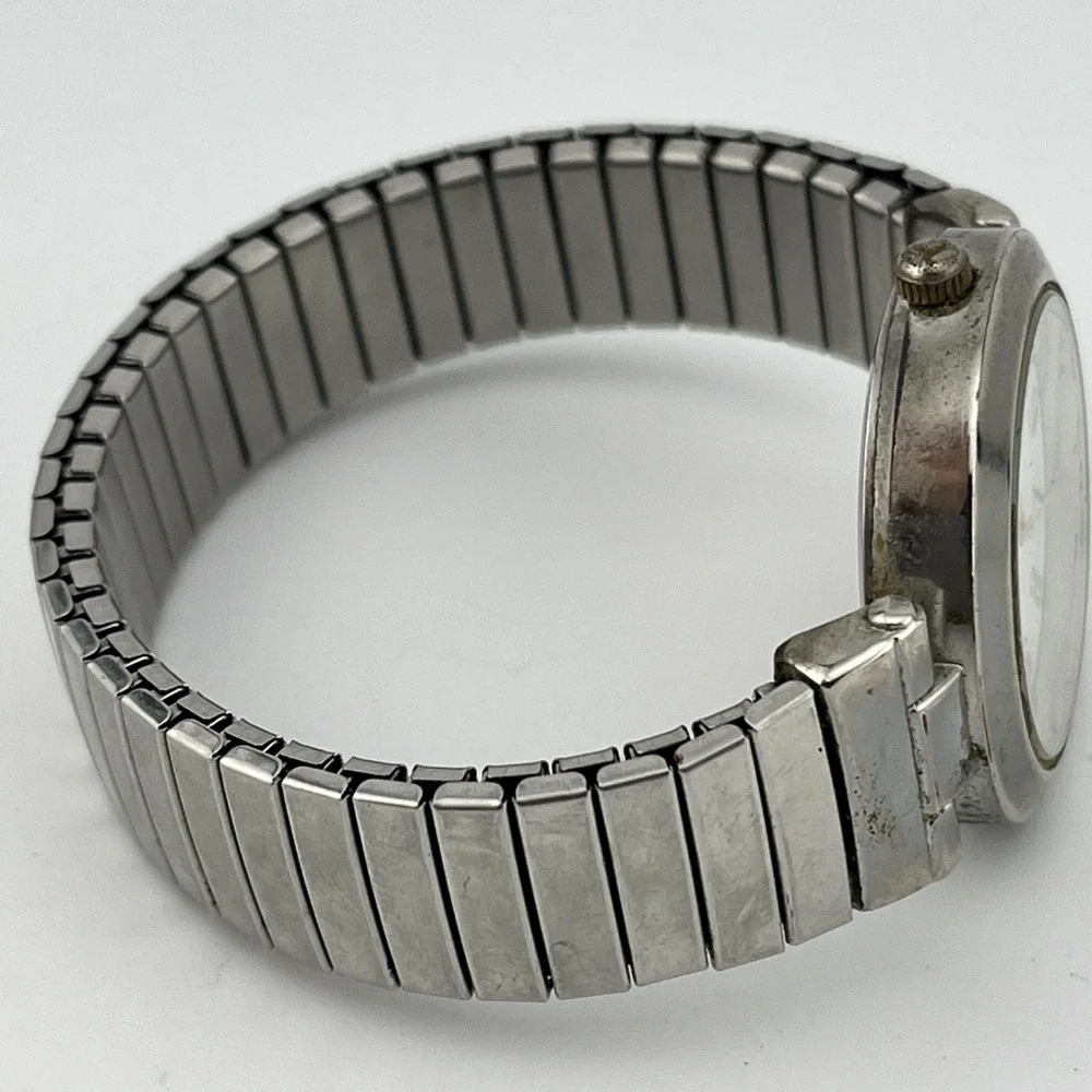 Time & Tru Watch Women 33mm Case Easy Read Dial Silver Stretch Band- New Battery